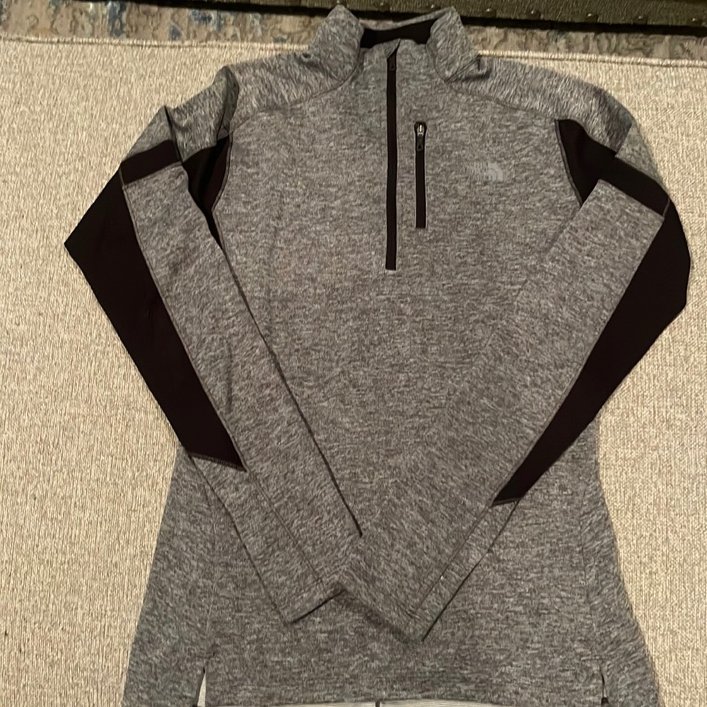 The North Face Womens Flash Dry 1/4 Zip Long Sleeve Gray Shirt Medium Pullover